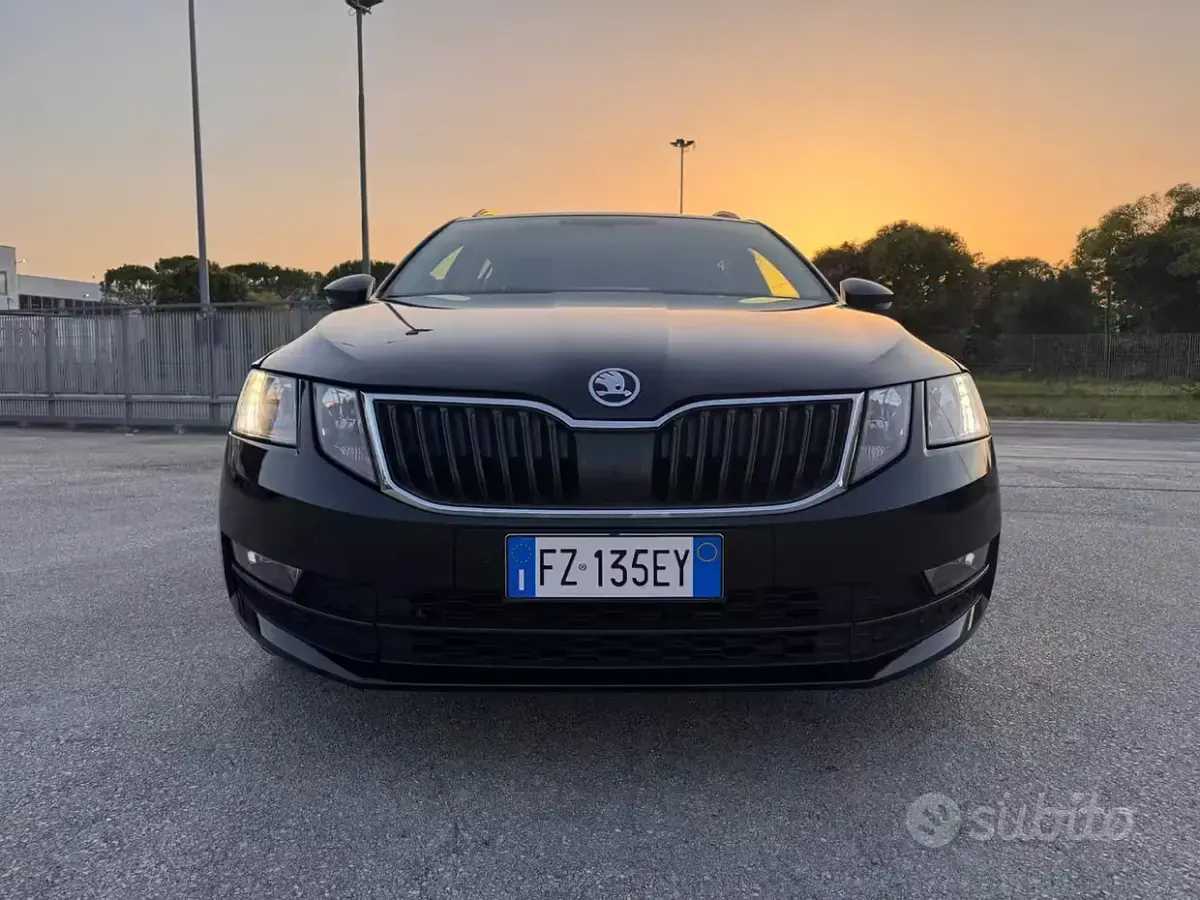 Usata Skoda Octavia G-TEC Executive 131 CV (96 kW) 2020 Nero Station wagon