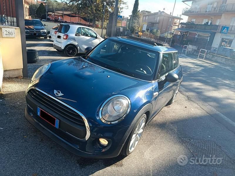 Usata Mini ONE 75 CV (55 kW) 2017 Blu Utilitaria