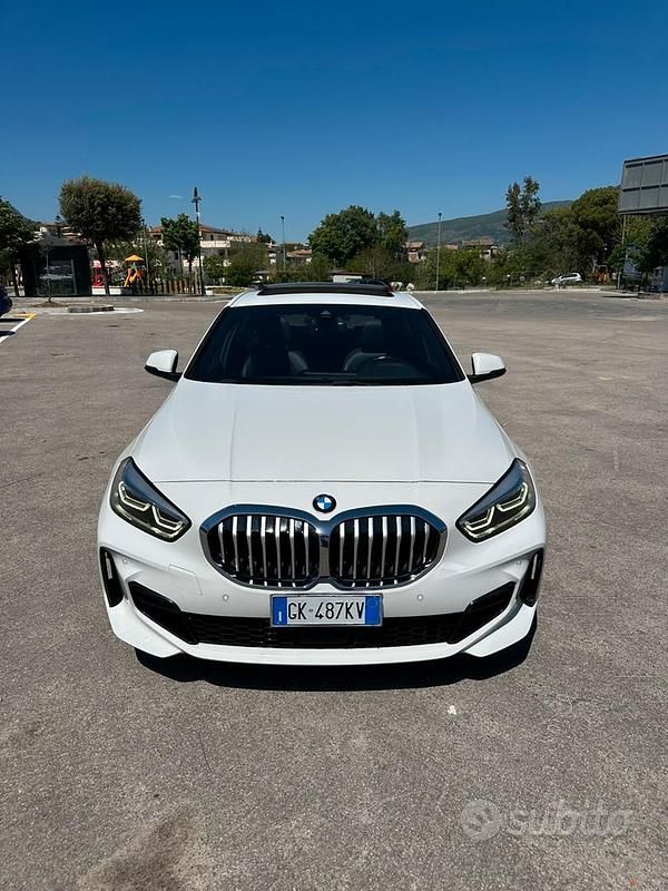 Usata BMW 116 M Sport 116 CV (85 kW) 2022 Bianco Utilitaria