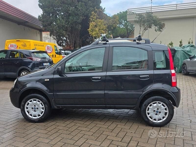 Usata Fiat Panda 4x4 Climbing 60 CV (44 kW) 2005 Other Utilitaria