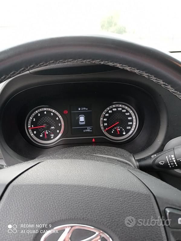 Usata Hyundai i10 66 CV (48 kW) 2022 Grigio Utilitaria