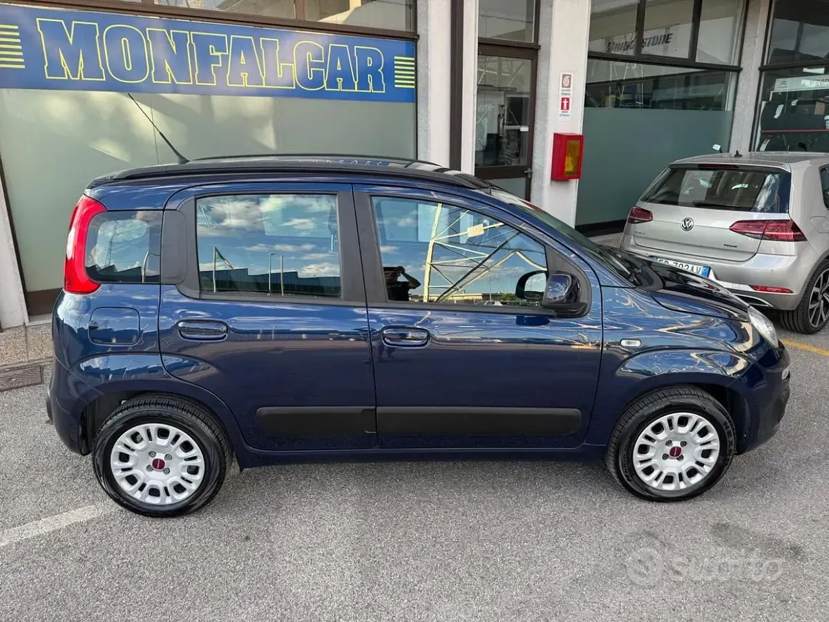 Usata Fiat Panda Lounge 69 CV (50 kW) 2019 Bluazzurro Utilitaria