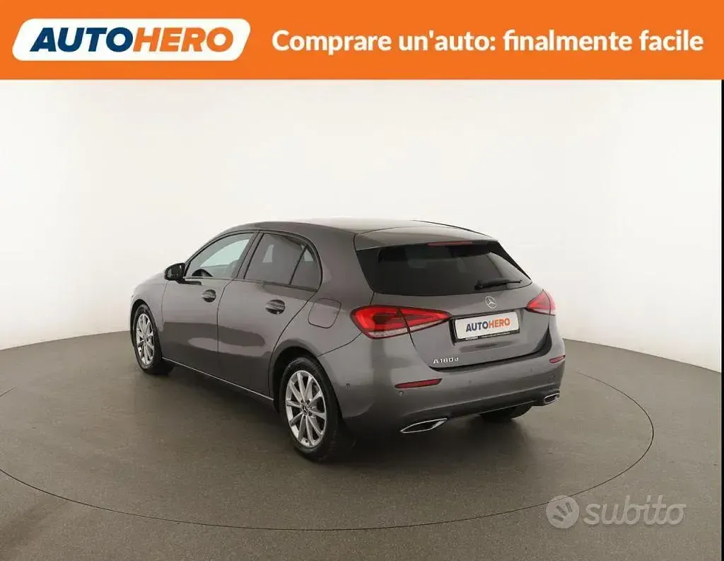 Usata Mercedes A180 116 CV (85 kW) 2022 Grigio Berlina