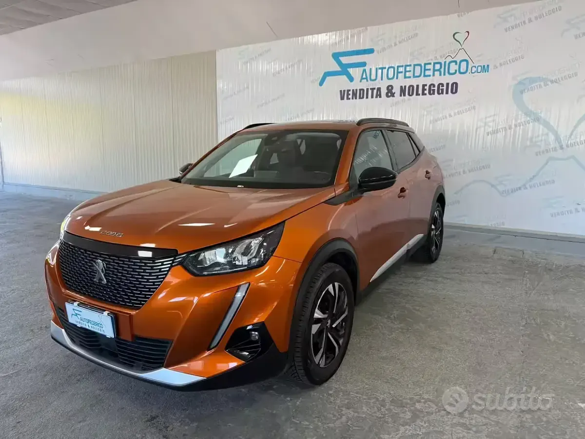 Używany Peugeot 2008 GT 110 KM (80 kW) 2022 Pomarańczowy SUV