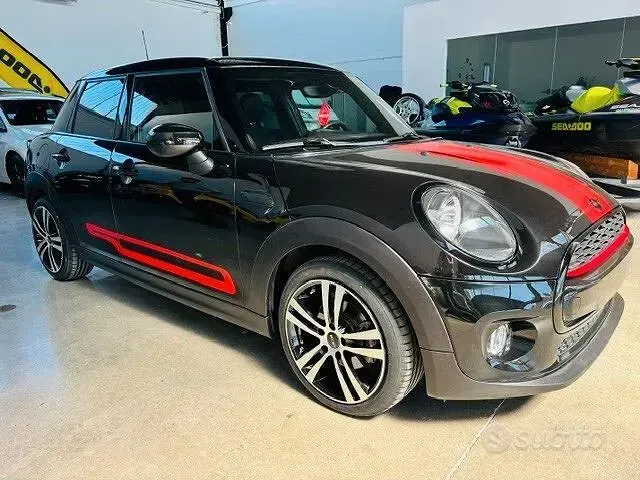 Usata Mini ONE 102 CV (75 kW) 2019 Nero Utilitaria