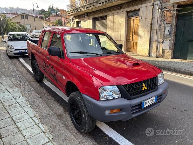 Usata Mitsubishi L200 115 CV (84 kW) 2002 Rosso Pick-up