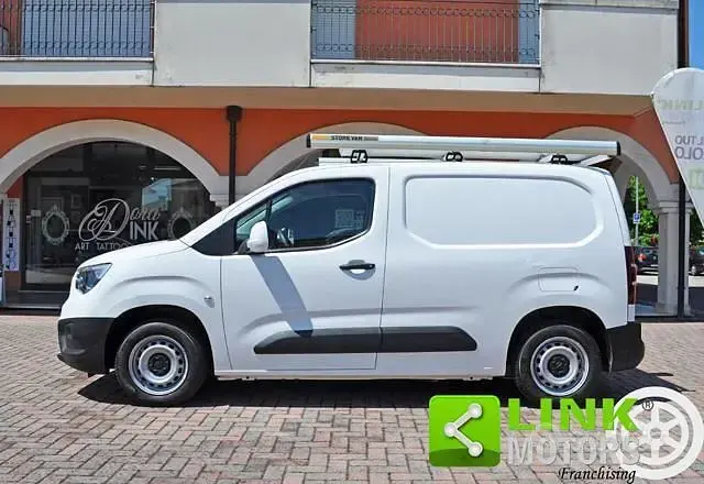 Usata Opel Combo 102 CV (75 kW) 2021 Bianco Monovolume