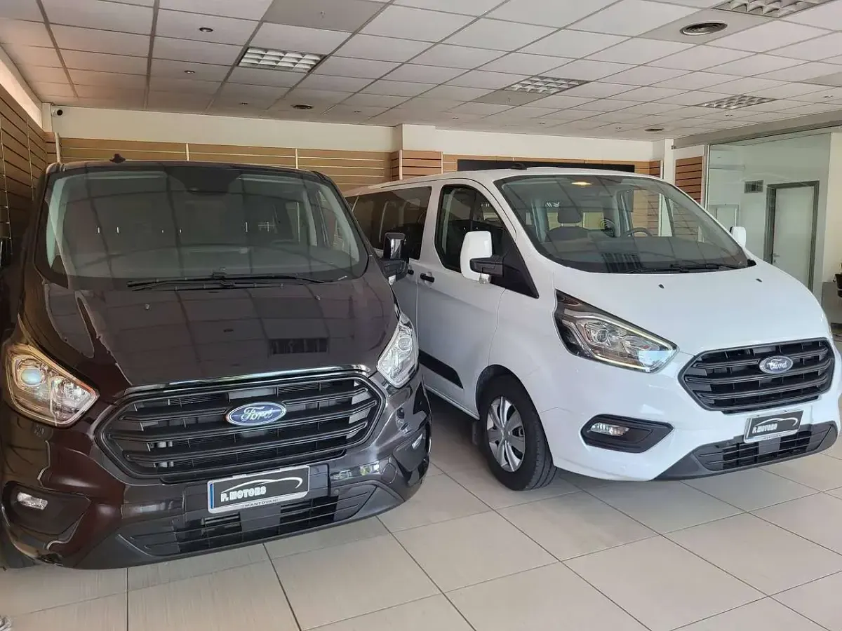 Usata Ford Transit Custom Trend 150 CV (110 kW) 2023 Bianco Furgone