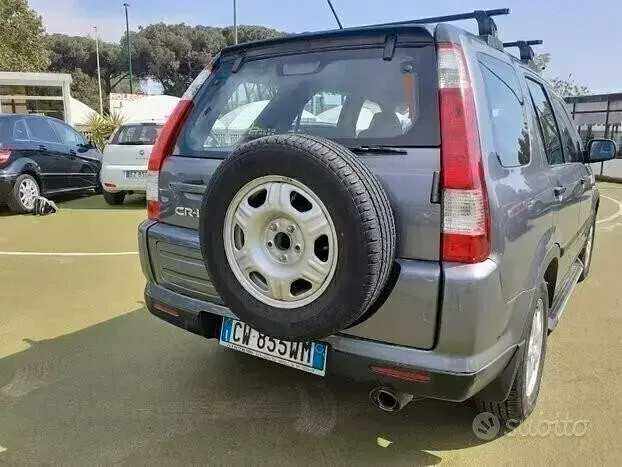 Usata Honda CR-V LS 140 CV (102 kW) 2005 Argento SUV