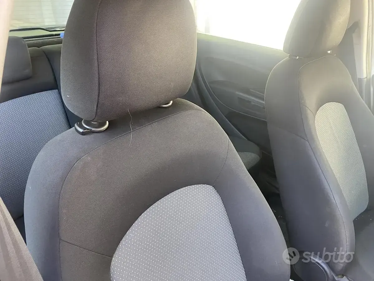 Occasion Fiat Punto 65 ch (47 kW) 2013 Gris Citadine