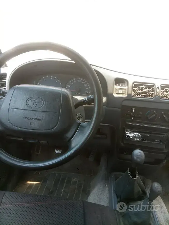 Usata Toyota HiLux 97 CV (71 kW) 1998 Rosso Pick-up