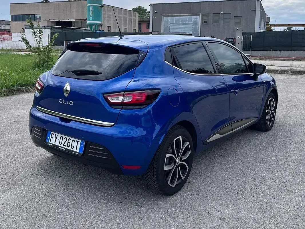 Usata Renault Clio IV Intens 75 CV (55 kW) 2019 Blu/azzurro Berlina