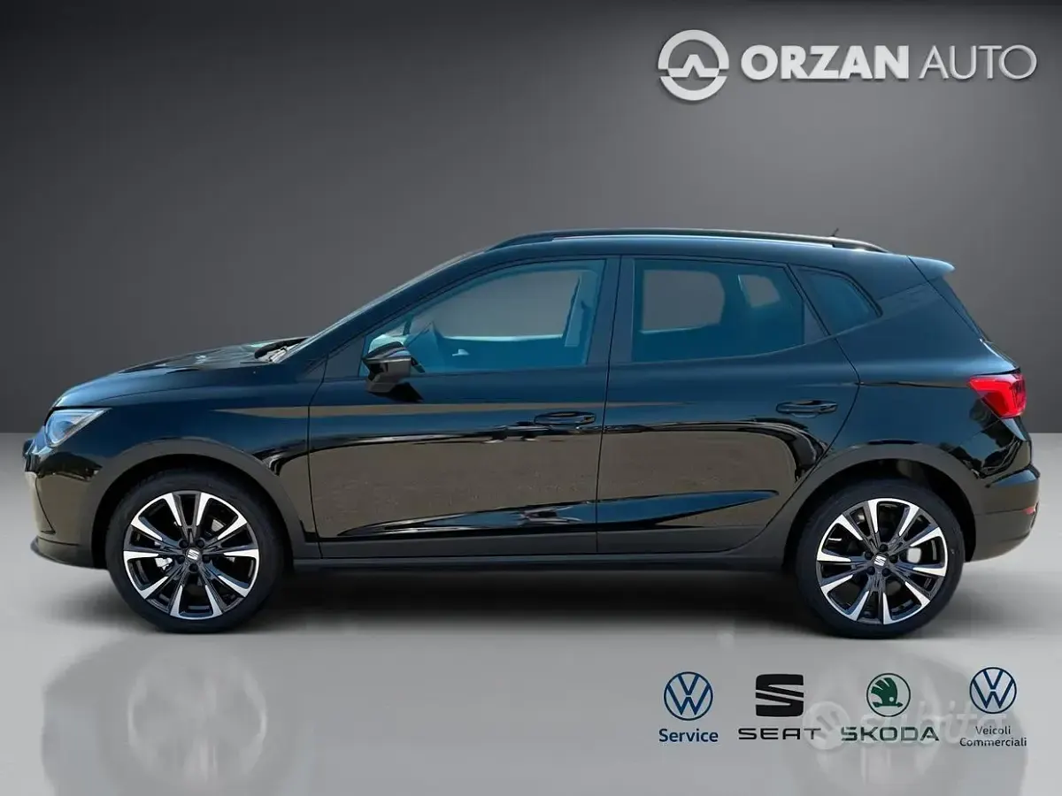 Usata Seat Arona Black Edition 95 CV (69 kW) 2024 Nero SUV