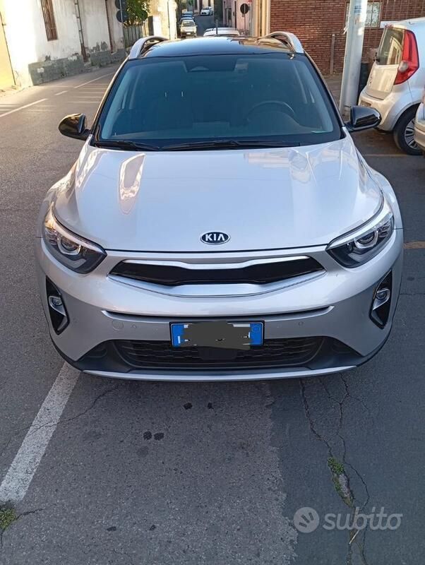 Grigio Usata 2021 Kia Stonic SUV | 14.500 € (Buon prezzo) - Immagine 1/4