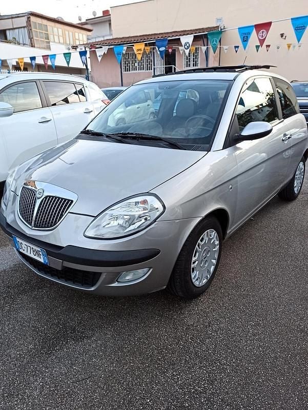 Argento Usata 2006 Lancia Ypsilon Due volumi | 4290 € (Cara) - Immagine 1/4