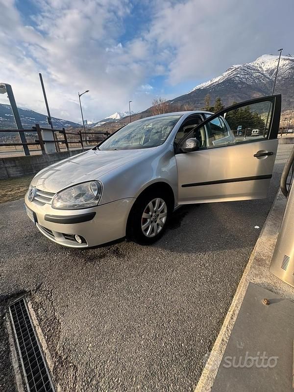 Usata VW Golf IV Comfortline 140 CV (102 kW) 2004 Berlina