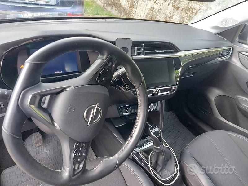 Usado Opel Corsa 75 HP (55 kW) 2020 Cinzento Sedan