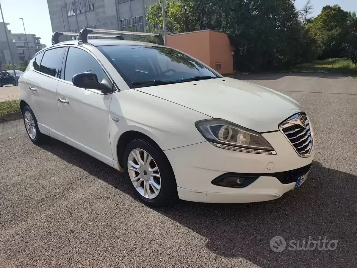 Usata Lancia Delta Gold 120 CV (88 kW) 2014 Bianco Utilitaria