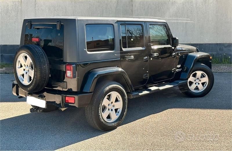 Usata Jeep Wrangler Unlimited Sahara 177 CV (130 kW) 2010 Nero SUV