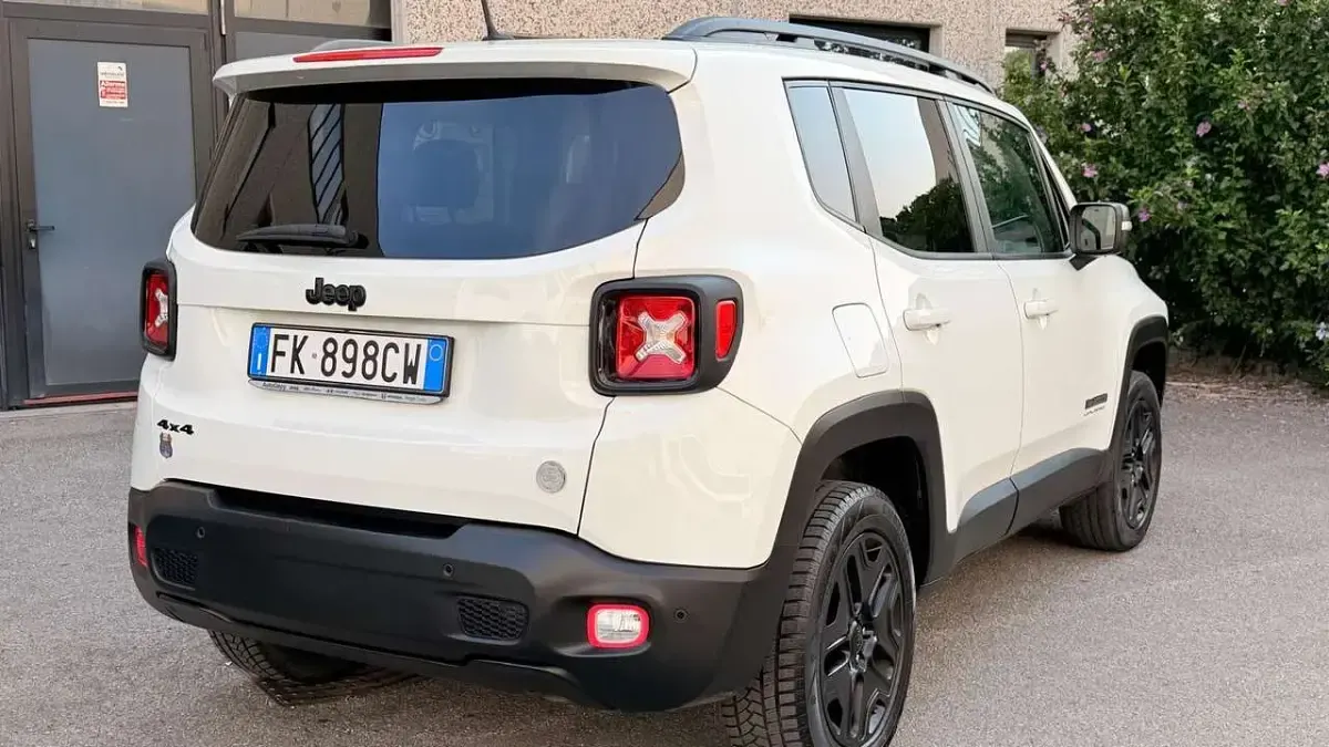 Usata Jeep Renegade Limited 140 CV (102 kW) 2017 Bianco SUV