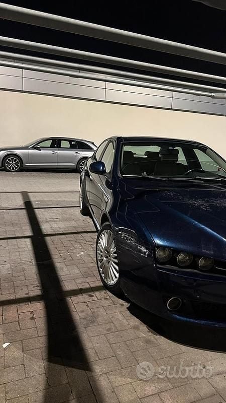 Usata Alfa Romeo 159 150 CV (110 kW) 2007 Blu Berlina
