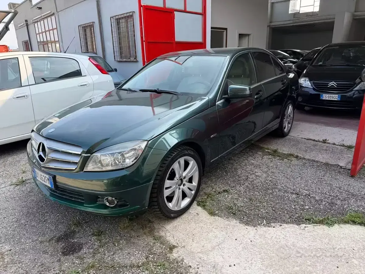 Usata Mercedes C220 Avantgarde 170 CV (125 kW) 2009 Berlina