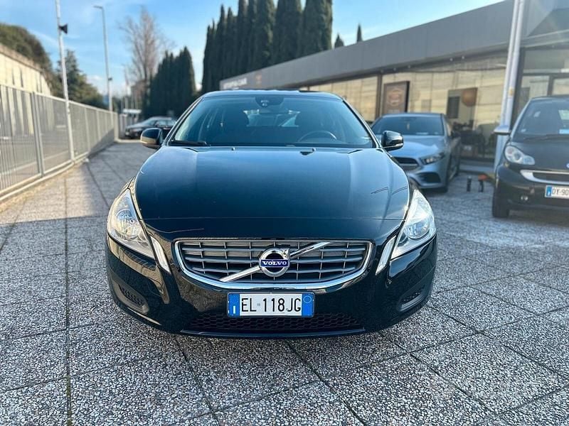 Usata Volvo V60 115 CV (84 kW) 2012 Nero Station wagon