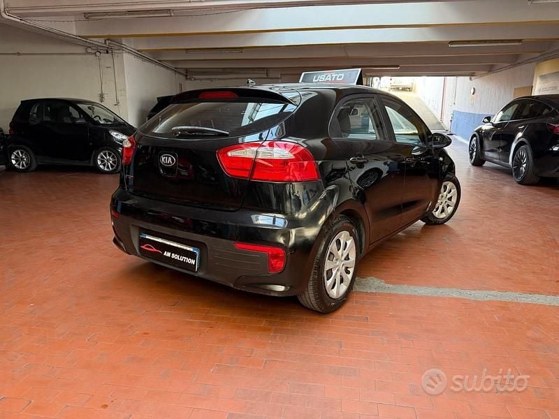 Usata Kia Rio 85 CV (62 kW) 2015 Nero Berlina