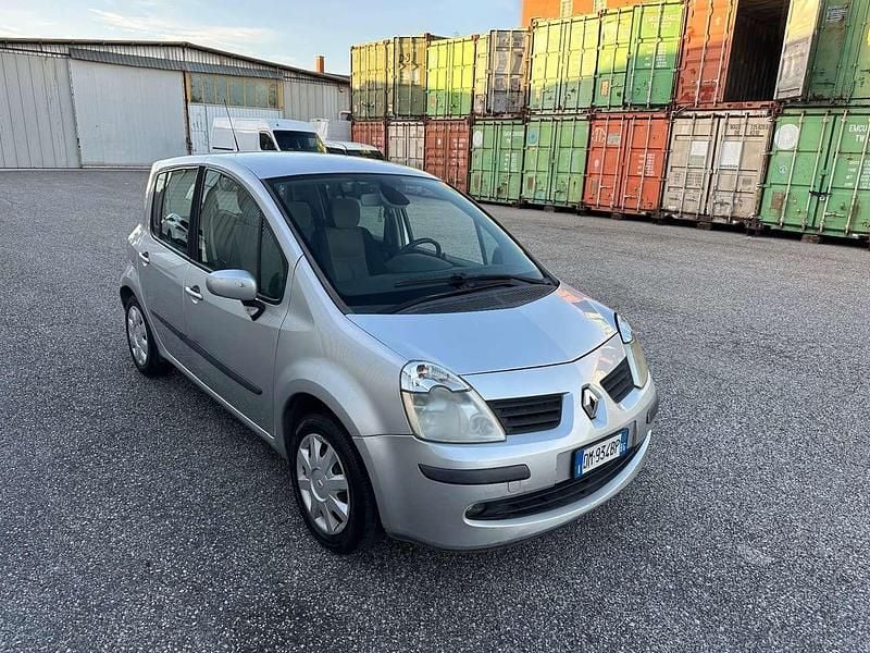 Usata Renault Modus Dynamique 75 CV (55 kW) 2008 Argento Monovolume