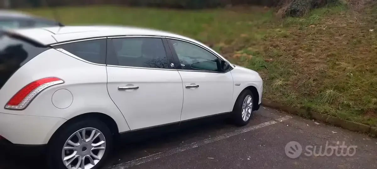 Usado Lancia Delta 120 CV (88 kW) 2012 Blanco Utilitario