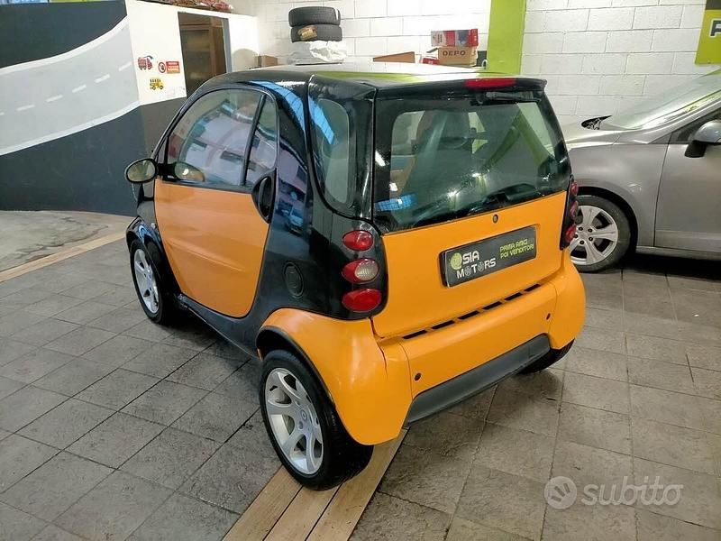 Begagnad Smart ForTwo Coupé Pulse 61 HK (44 kW) 2006 Svart Sportkupé