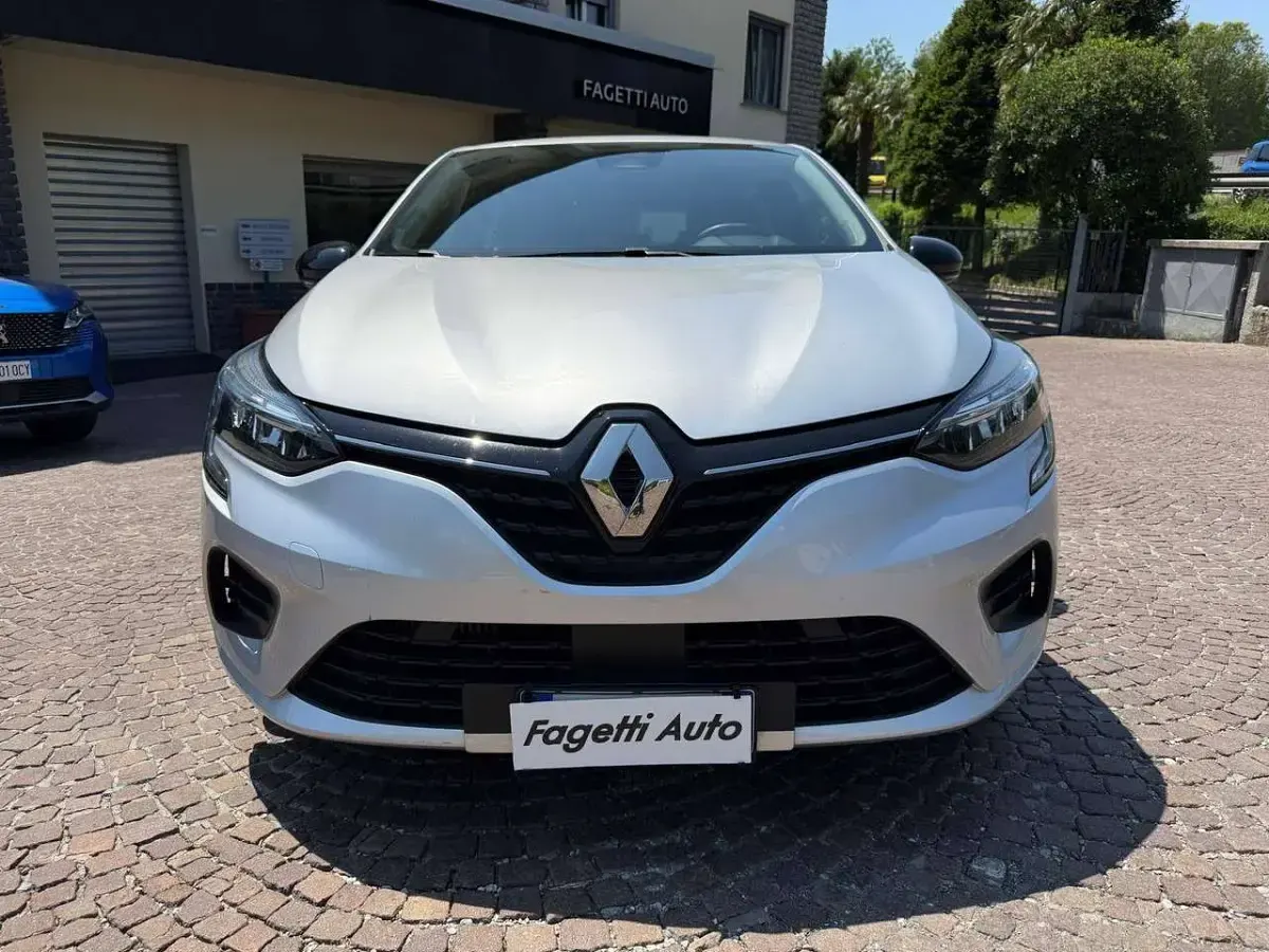 Usata Renault Clio V Equilibre 91 CV (66 kW) 2023 Argento Berlina