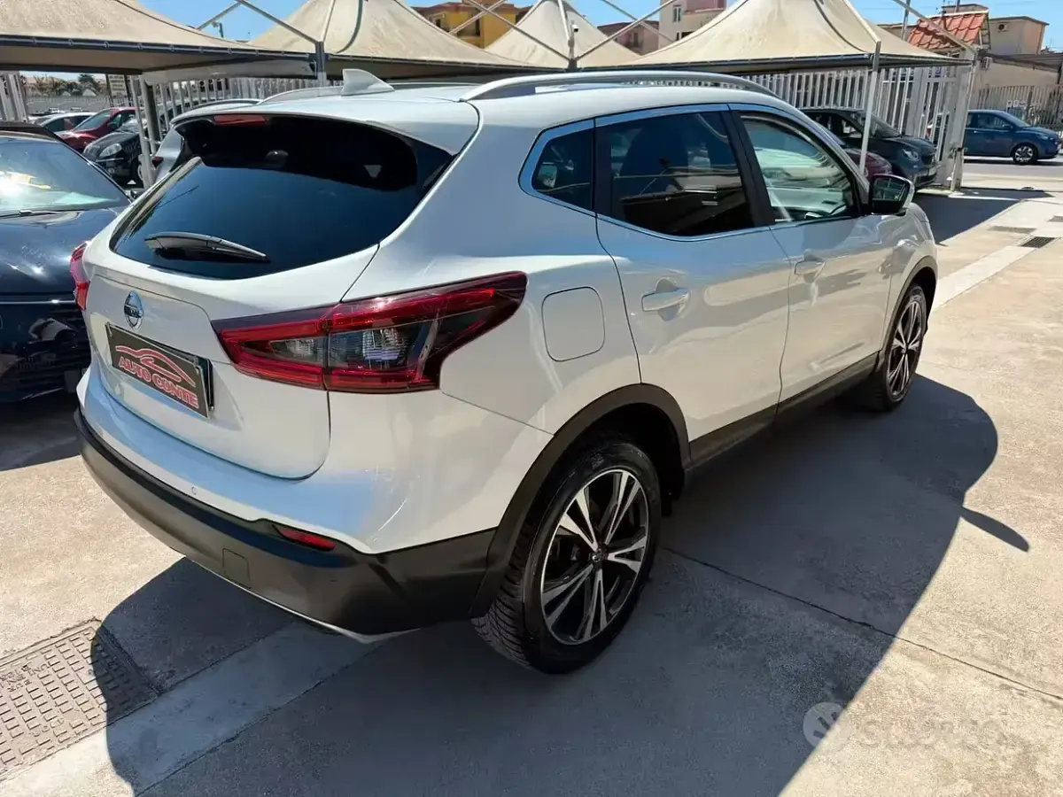 Usata Nissan Qashqai N-Connecta 110 CV (80 kW) 2018 Bianco SUV