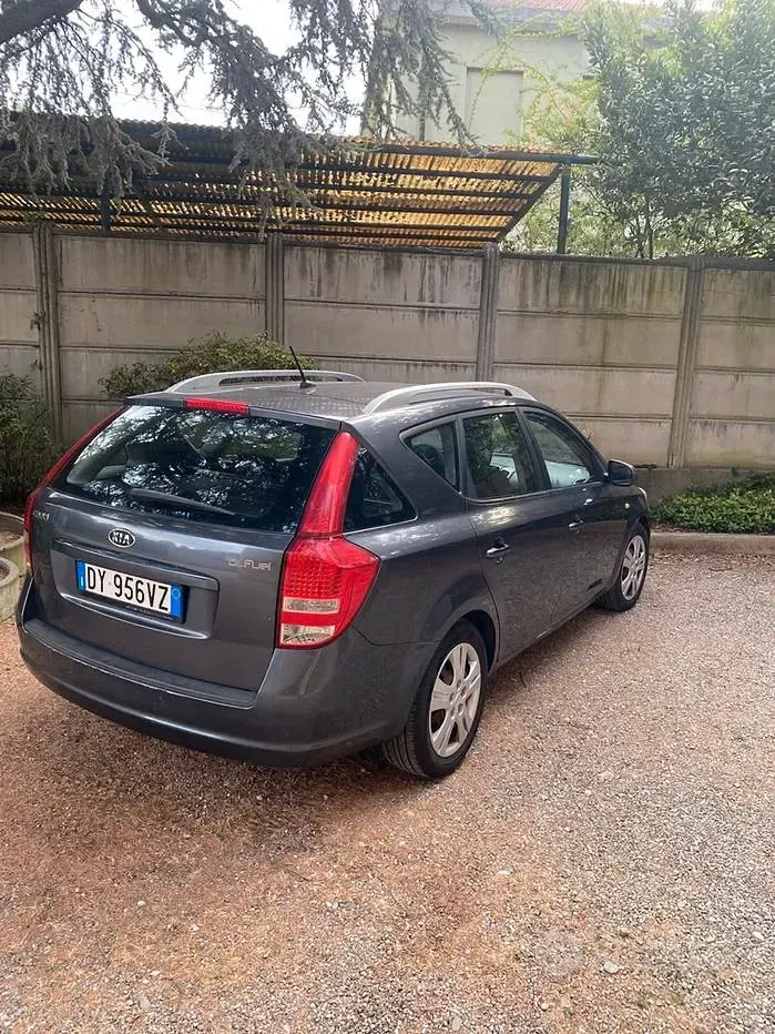 Usata Kia Ceed 109 CV (80 kW) 2009 Grigio Utilitaria