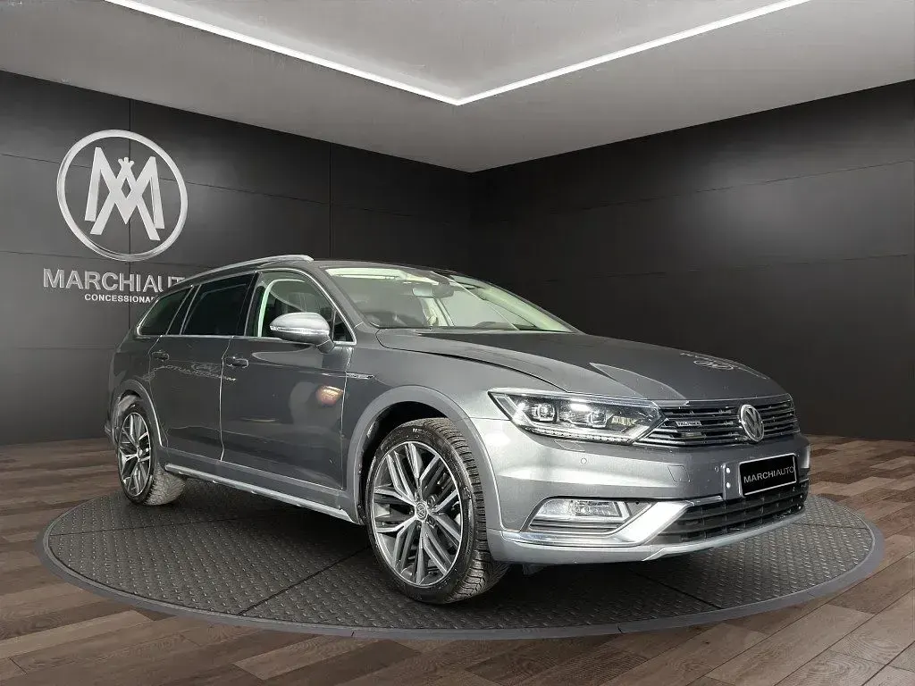 Usata VW Passat Business 190 CV (139 kW) 2016 Grigio metallizzato Station wagon
