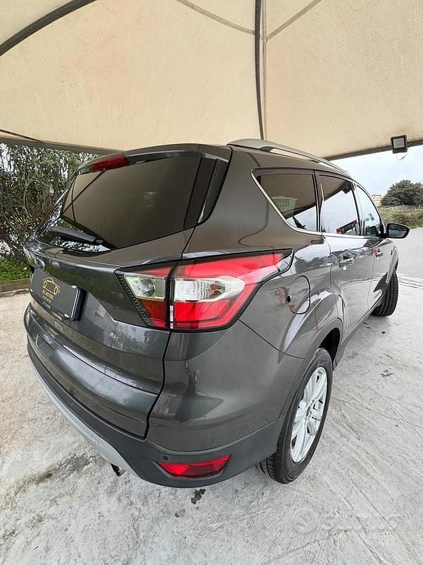 Usata Ford Kuga Titanium S 120 CV (88 kW) 2018 Grigio SUV