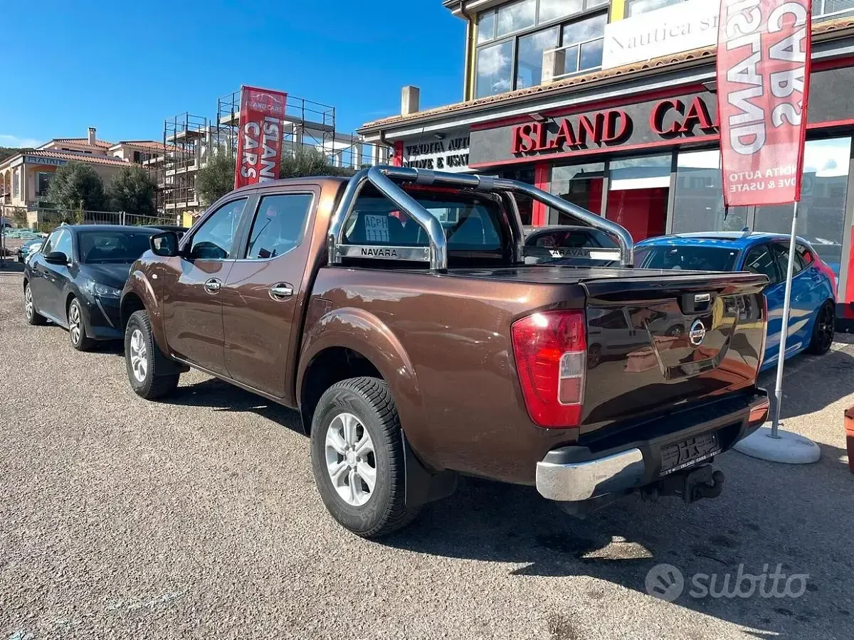 Usata Nissan Navara 163 CV (119 kW) 2018 Marrone Pick-up