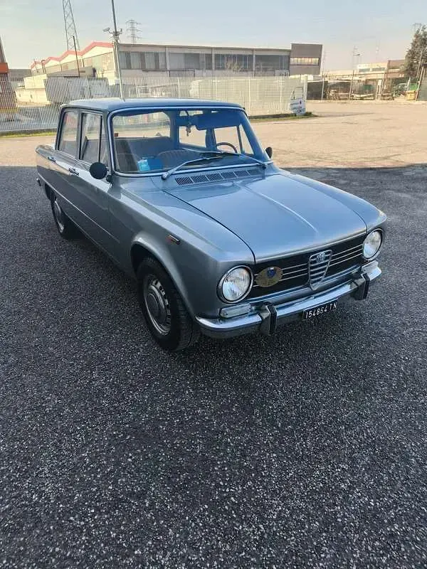 Usata Alfa Romeo Giulia Super 94 CV (69 kW) 1972 Grigio Berlina