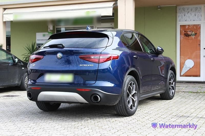 Usata Alfa Romeo Stelvio Executive 200 CV (147 kW) 2019 Blu SUV