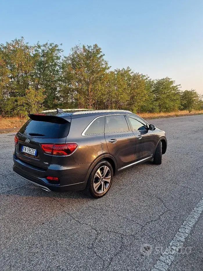 Usata Kia Sorento 200 CV (147 kW) 2018 Grigio SUV