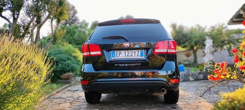 Usata Fiat Freemont Urban 140 CV (102 kW) 2013 Nero SUV