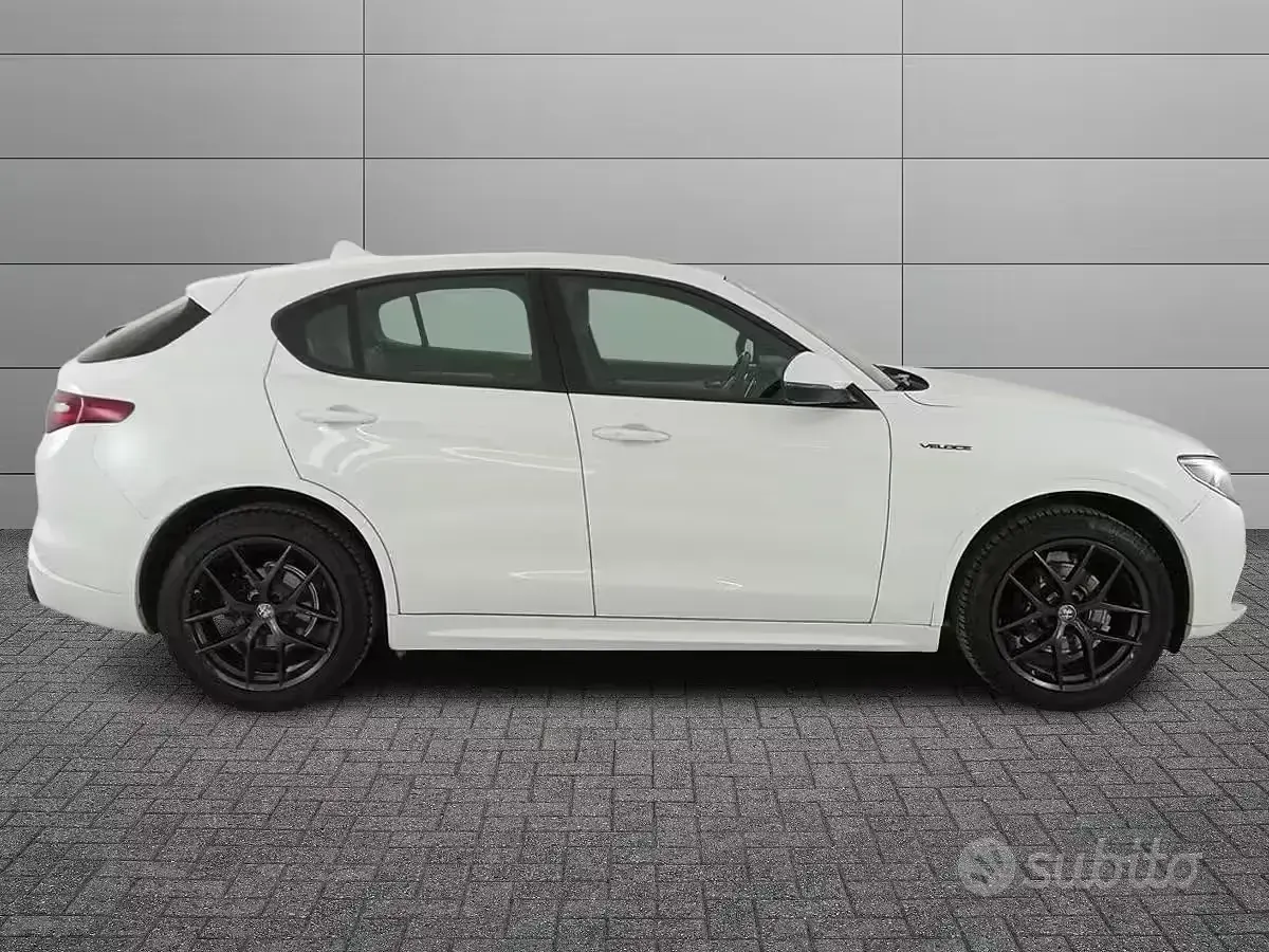 Usata Alfa Romeo Stelvio Veloce 209 CV (153 kW) 2021 Bianco SUV