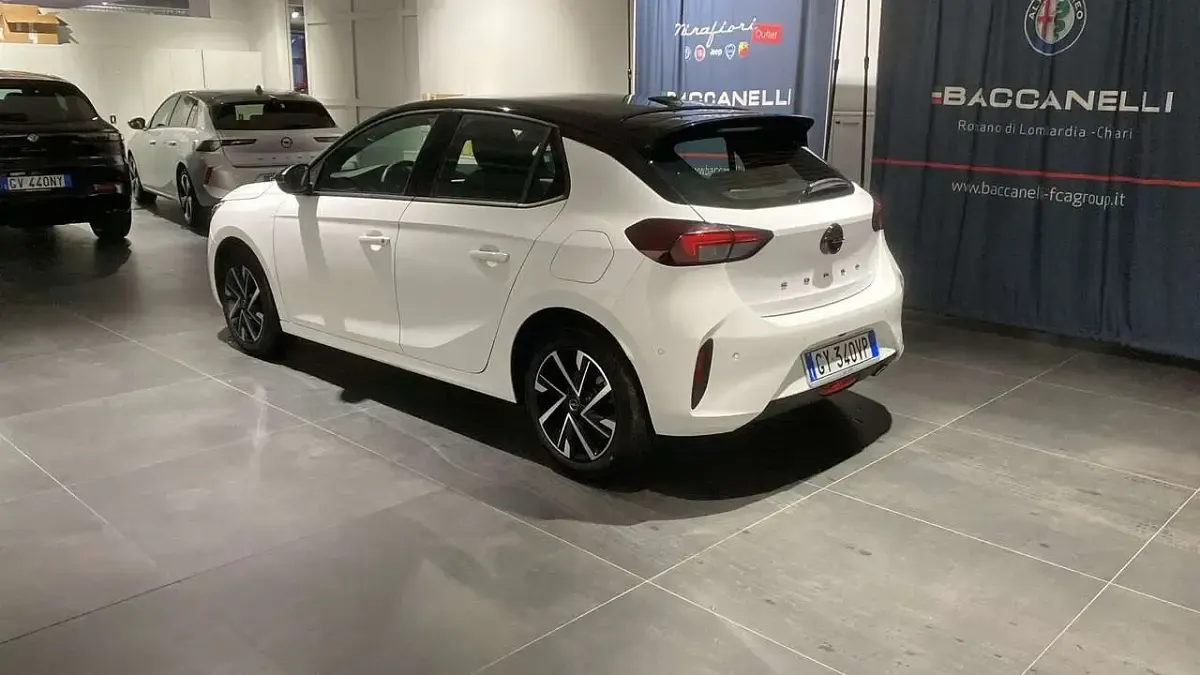 Usata Opel Corsa 101 CV (74 kW) 2025 Bianco Utilitaria