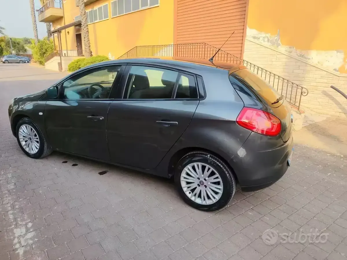Usata Fiat Bravo Dynamic 120 CV (88 kW) 2010 Grigio Utilitaria