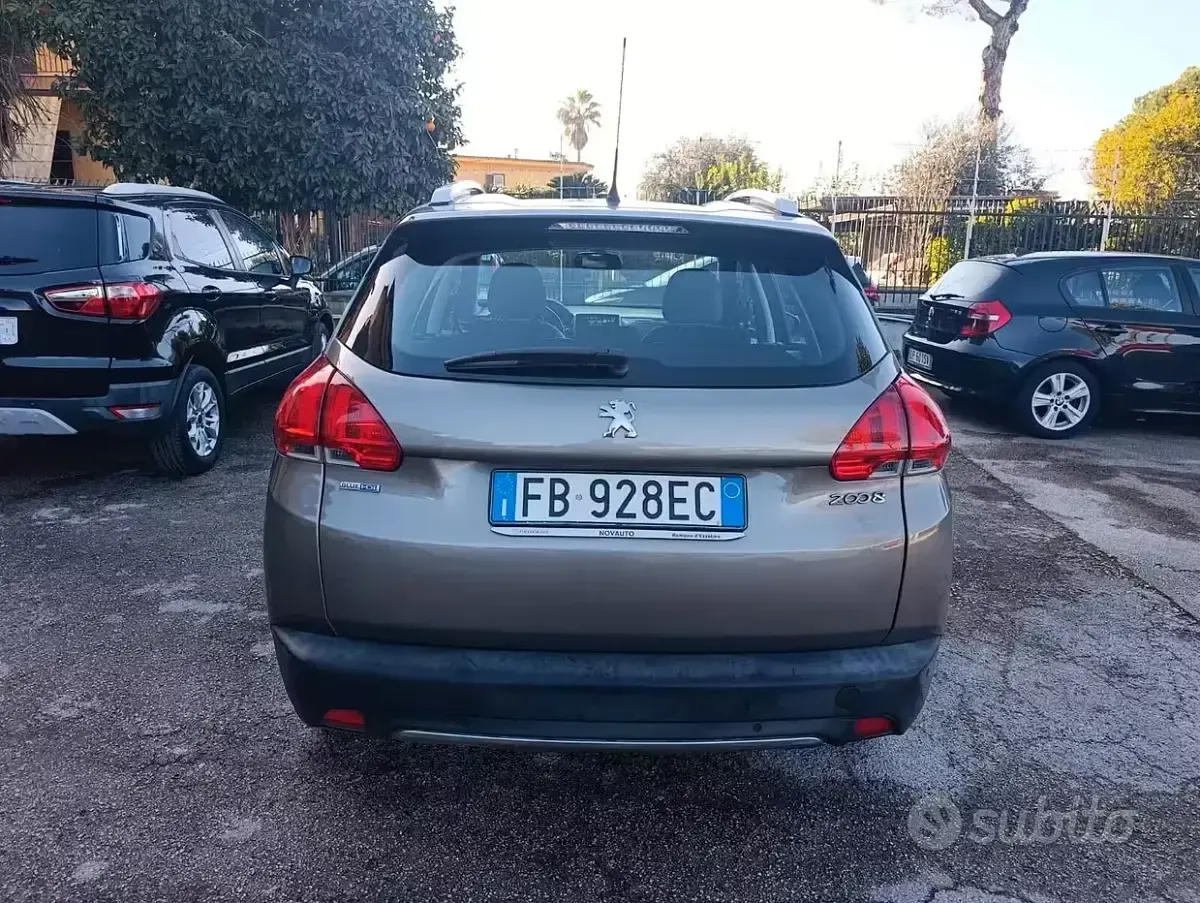 Usata Peugeot 2008 Allure 99 CV (72 kW) 2015 Grigio SUV