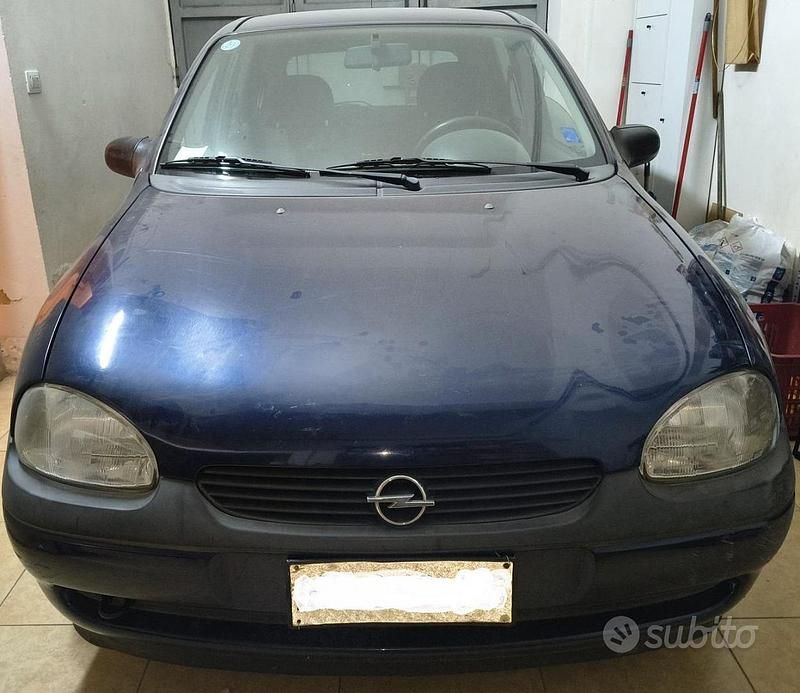 Usata Opel Corsa 54 CV (39 kW) 1998 Blu Utilitaria