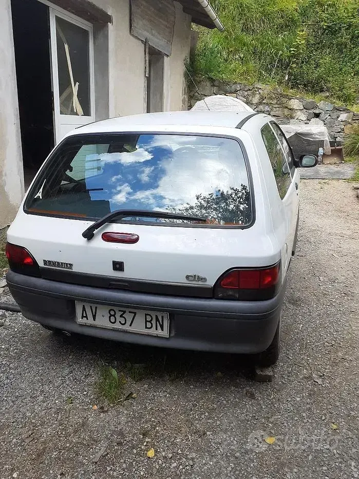 Usata Renault Clio 58 CV (42 kW) 1997 Utilitaria