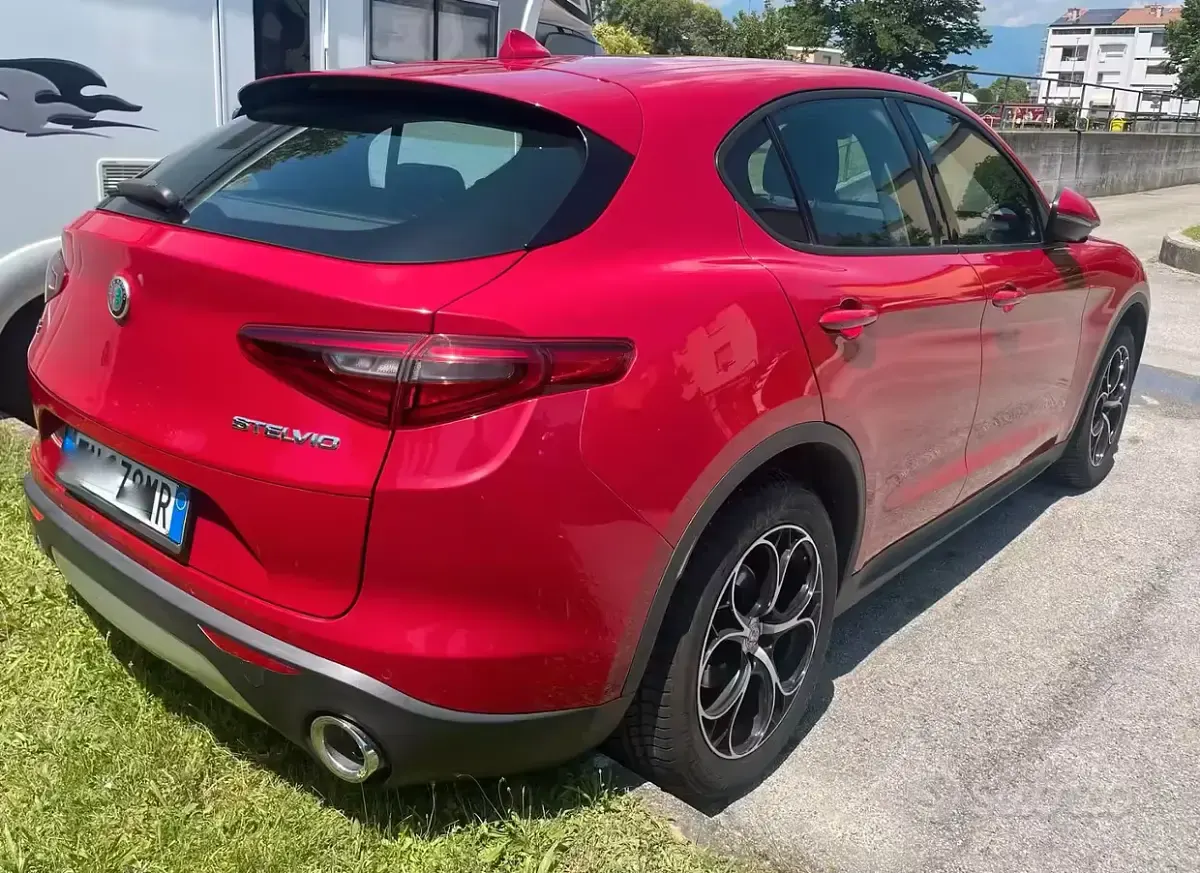 Usata Alfa Romeo Stelvio 210 CV (154 kW) 2018 Rosso SUV