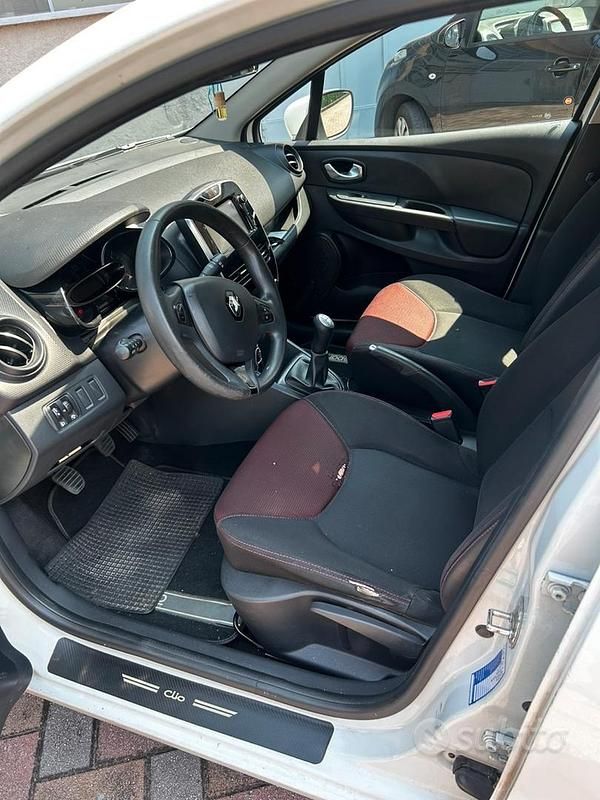 Usata 2015 Renault Clio IV Due volumi | 5500 € (Ottimo prezzo) - Immagine 1/4