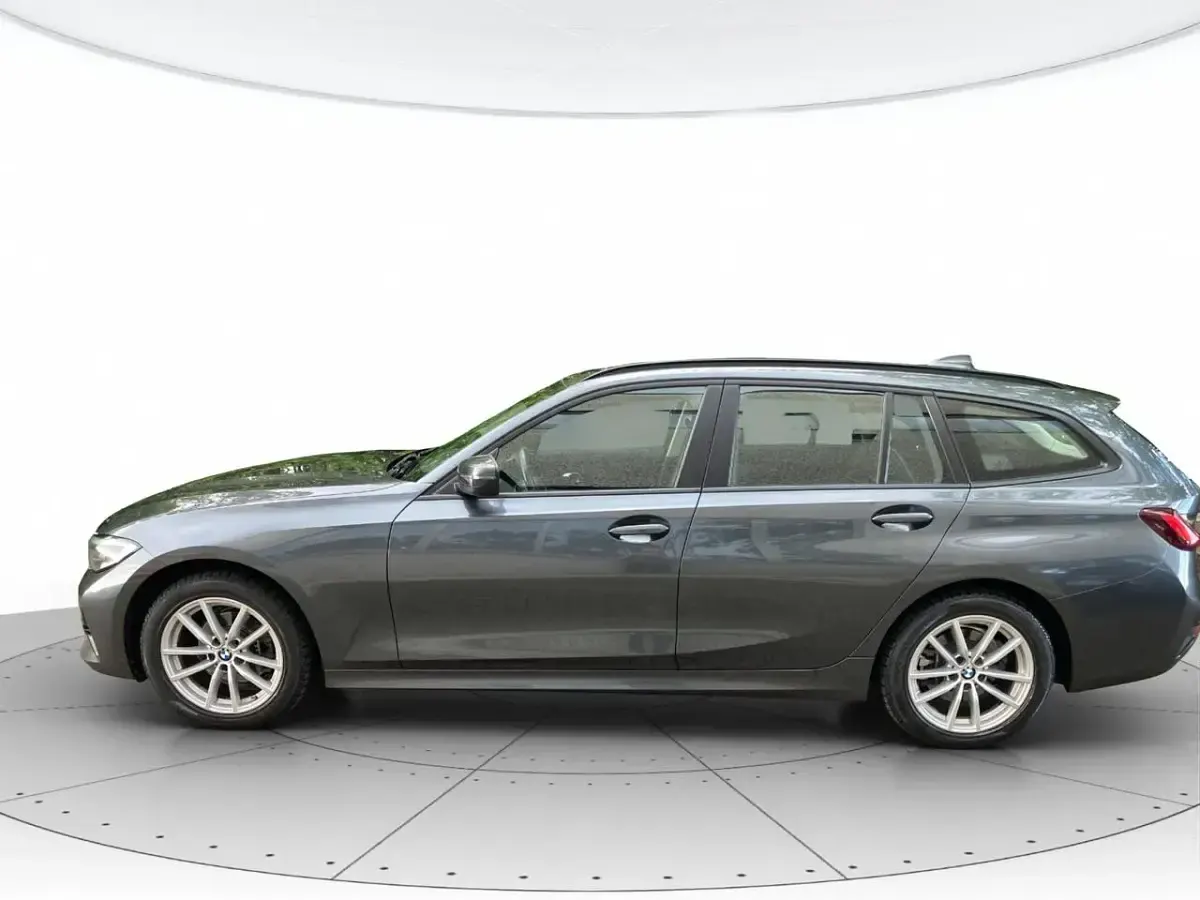 Usata BMW 318 Advantage 149 CV (109 kW) 2022 Grigio Station wagon